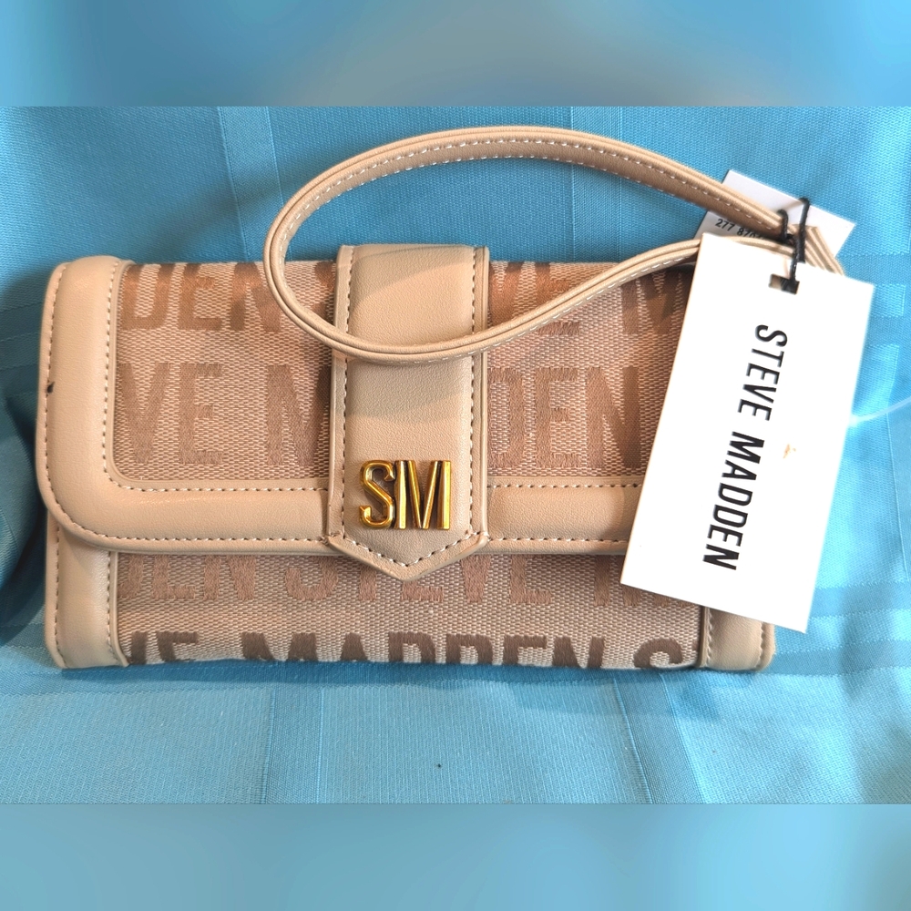 🆕 STEVE MADDEN Parker Logo Trifold Beige Wristlet/Waller